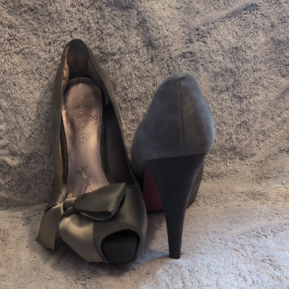 Paris Hilton Elegant Gray Peep-Toe Heels